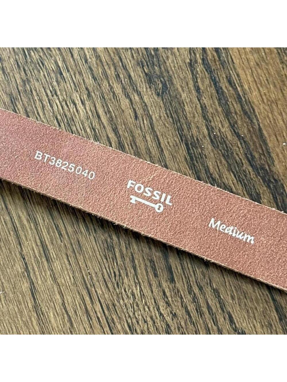 🤍 Fossil Leather Belt Silver Metallic Medium - Picture 4 of 5